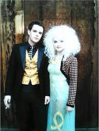 Brandon Flowers And Izabella Miko On The Set Of Mr Brightside Brandon Flowers Mr Brightside Beautiful Boys