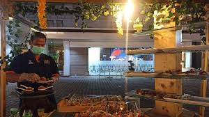 Parents bisa makan makanan enak asal sesuai menu makan malam untuk diet. Https Medan Tribunnews Com 2021 06 30 Liburan Murah Dua Benua Di Tengah Pandemi Covid 19 Di The Great Asia Afrika Bandung Https Cdn 2 Tstatic Net Medan Foto Bank Images Suasana Di The Great Asia Afrika Jpg Suasana Di The Great Asia Afrika