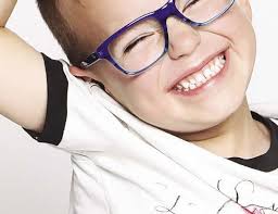 INSPIROVÁNO SLZAMI. Oční optika. Optometrie. Ortoptika. Rozhovor. Veletrhy.  Představujeme rodinné optiky