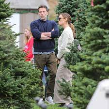 Ben affleck is a lecherous adulterer who repeatedly had an affinity for vancouver strippers—as well as their daughters' nanny. News Im Video Jennifer Garner Und Ben Affleck Aggressiver Tannenbaum Kauf Brigitte De