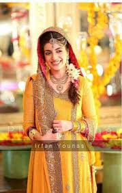 Pakistani Bride On Mehndi Perfect Muslim Wedding Perfectmuslimwedding Com Pakistani Wedding Dresses Pakistani Bride Pakistani Mehndi Dress