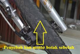 Tapi, perhatikan lagi ban motor. Penyebab Ban Depan Motor Botak Sebelah Blog Tips Otomotif Mobil Motor