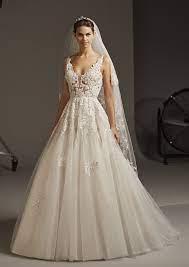 Vor allem die hochzeitskleider der prinzessinnen stehen im fokus der aufmerksamkeit einer royalen hochzeit. Brautkleid Prinzessin Heiraten Wie Im Marchen