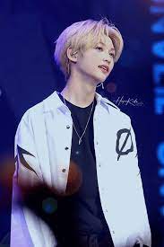 Pin By Kpopmultifandom On Stray Kids Felix Stray Kids Kids Groups Felix
