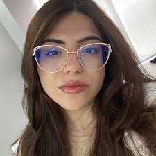 eu já vi esse povo na rua,debaixo d um sol quente,em pleno  domingo....comprei um magnum d chocolate e consumi na frente deles kkkk me  olharam com ódio mas não me importunaram kkk