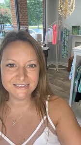 Jennifer Mustard's Instagram, Twitter & Facebook