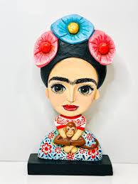 Frida Kahlo Cabezona Statue handmade in Venezuela . Wood Statue. 11 inches  x 9 inches