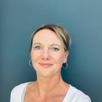 Jennifer Laskowski's Instagram, Twitter & Facebook