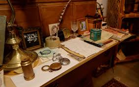 A Sherlock Holmes Home In A Highland Park Basement