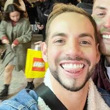 Email Address of @aruzzie Instagram Influencer Profile