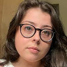 Shari Stack's Instagram, Twitter & Facebook