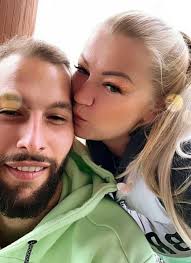 Partnerem herečky známé ze seriálu slunečná je po jejím loňském rozchodu s básníkem vítkem bečkou (26). Do Nebe Odesla Zuzana Drnek Uzasna Mama Pritelkyne I Obchodnice Fakta Today