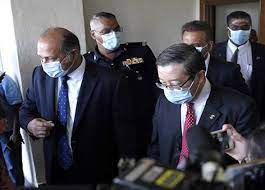 Lim with his lawyer, gobind at the sessions court. Lim Guan Eng Allowed Bail Of Rm1m Over Alleged Corruption In Penang Under Sea Tunnel Project