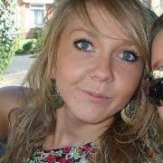 Deanna Hare's Instagram, Twitter & Facebook