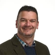 Mona Thacker's Instagram, Twitter & Facebook