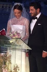 Ebru şallı'nın harun tan ile evliliğinden olan oğlu pars önceki gün tedavi gördüğü hastanede hayatını kaybetti. Ebru Salli Ve Ugur Akkus Evlendi Magazinci Com