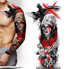 The style utilises fine lines but also smudges and smears so if you are after a totally crisp tattoo, this may not be for you. Trash Polka Tattoo Be Creativ And Crazy As You Can Wettbewerb In Der Kategorie Tattoo 99designs
