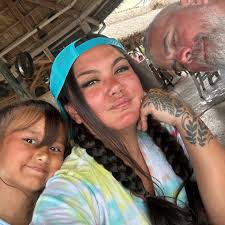 What are some creative volunteer opportunities?