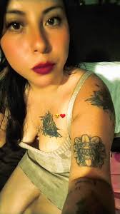 solo amigos ? si bien que nos andamos besando jaja