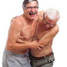Zwei Nackte Senioren Lachen Und Kämpfen Für Spaß, Isoliert Auf Weißem  Hintergrund. Lizenzfreie Fotos, Bilder Und Stock Fotografie. Image 14589170.