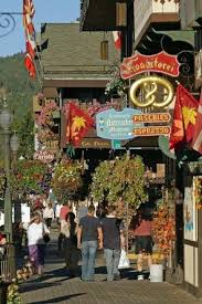 Leavenworth A Fabulous Bavarian Town On The East Side Of Stevens Pass Washington Really Turns Up The Bav Leavenworth Washington Leavenworth Washington State