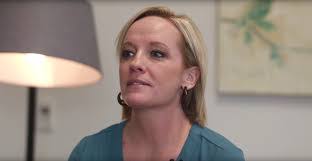 Leslie Clark's Instagram, Twitter & Facebook