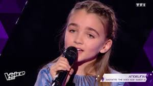 The coaches play down with the kids! The Voice Kids Les Parents D Emma Tres Inquiets Face A La Maladie De Leur Fille Voici