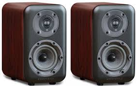 The Wharfedale D320 Bookshelf Speakers Are The Larger Bookshelf Speakers In The D300 Range Offering A 130 Mm Kevlar Mid Bookshelf Speakers Speaker Bookshelves