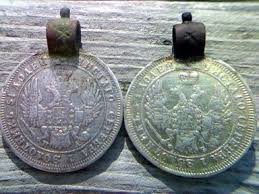 как сделать амулет на деньги и удачу из монеты Kak Samomu Izgotovit Amulet Ili Talisman Dlya Privlecheniya Deneg I Udachi Iz Zolotoj Ili Serebryanoj Monety Moshnye Talismany Iz Mone Accessories Pocket Watch Vik