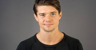 Advertising expert talks at Worcester school