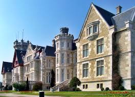 ดูซีรี่ย์ฝรั่ง grand hotel season 1 ซับไทย เรื่องย่อ:เพื่อค้นหาความจริงเกี่ยวกับการหายตัวไปอย่างลึกลับของน้องสาวของเขาชายหนุ่มแทรกซึมเข้าไปในโรงแรม. Grand Hotel Fernsehserie Wikipedia