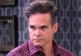 I really want Gwen to find out what Dimitri is up too!! Who agrees?