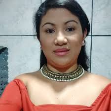 A ti te quiero para besarte el alma, para que cada fin de semana sea una  aventura aunque no salgamos de la cama, te quiero para extrañarnos cada  jodido segundo hasta volver