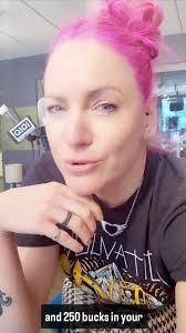 Erin Carmen's Instagram, Twitter & Facebook