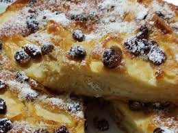 Cospargere con 1 cucchiaino di zucchero. Ricetta Torta Di Mele Uvetta E Mandorle Dolcidee