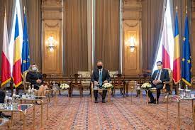 Senatul a adoptat tacit, marti, o initiativa legislativa prin care se propune infiintarea muzeului comunismului, unde sa fie etalate exponate relevante pentru aceasta perioada in punctul de vedere inaintat parlamentului, guvernul a precizat ca nu sustine adoptarea acestei initiative legislative. A1b8ni4t8zbrrm