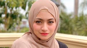 Jun 14, 2021 · info ibu hamil tips cara hamil untuk haid tidak teratur, perhatikan waktu ovulasi hingga saat berhubungan intim untuk itu, jika wanita jadwal haidnya tidak datang setiap bulan, maka seharusnya tidak begitu saja menganggap remeh. Merinding Nathalie Holscher Hamil Ramalan Denny Darko Disorot