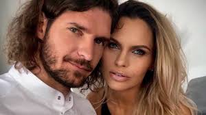 His father abandoned the family when he was young, and his mother took lászló and his brothers to live with their grandmother. Nagy Laszlo Es Szerelme Elso Kozos Kepe Nlc Hu