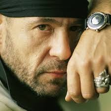 Quién fue Manuel Piña? El diseñador del vestido para las campanadas de  Pedroche