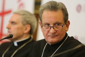 Bp Markowski: obraz kapłana inny, istota kapłaństwa ta sama