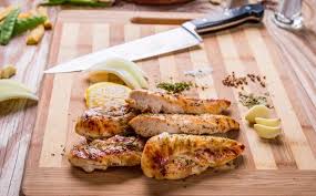 Ilustrasi daging ayam/photo by rawpixel.com from pexels. Cara Memanggang Dada Ayam Tanpa Tulang Pada Panggangan Gas Resipi Ayam 2021