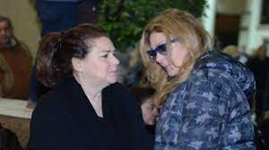وأشارت الوطن إلى أن الفنانة الراحلة دلال عبد العزيز عرفت في الوسط الفني ووسط عائلتها وكل من يعرفها بأنها صاحبة واجب، ولا تفوت أي فرصة لحضور عزاء أحد، سواء كانت تعرفه عن قريب أو بعيد. Lhc6lpgdhyubhm