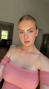 Nicole Ragsdale's Instagram, Twitter & Facebook