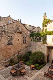 Un Splendide Road Trip Dans Le Lot De Figeac A Rocamadour Itinera Magica Com En 2020 Figeac Road Trip Visite France