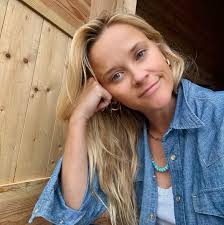 Saddled up for summer. ✨