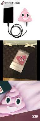 Emoji Power Bank Pink Poo Battery Iphone Android Having A Dead Battery Could Make Anyone Sick To The Stomach The Chargeur Portable Etui Iphone Chargeur Iphone