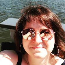 内容中有“Sandra Lamothe”的用户