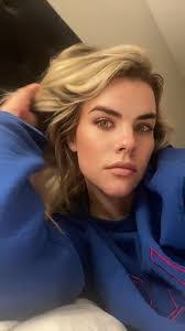 Danielle Caulfield's Instagram, Twitter & Facebook