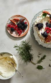 Rezept Meringue Nester Mit Vanillecreme Brombeeren Feigen Rezept Rezepte Vanillecreme Meringue Rezept