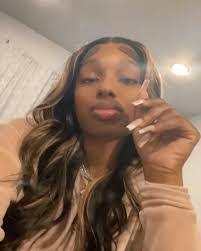 Lesha Ward's Instagram, Twitter & Facebook